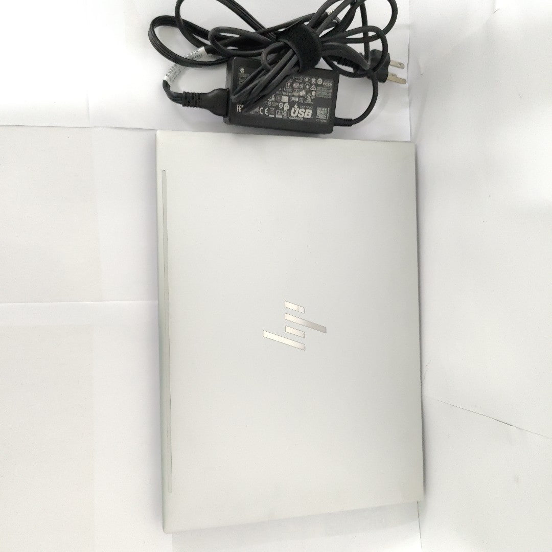 LAPTOP HP ELITEBOOK 840 G9 (2024) 256 GB SSD 16 GB RAM (SEMINUEVO)