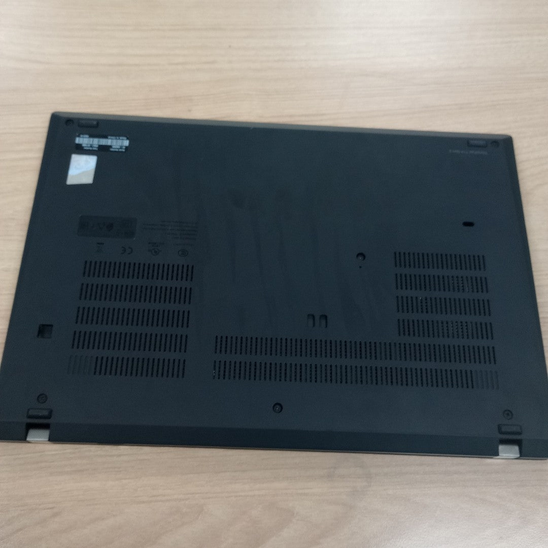 LAPTOP LENOVO THINKPAD T14S GEN 2 (2022) 512 GB SSD 16 GB RAM (SEMINUEVO)