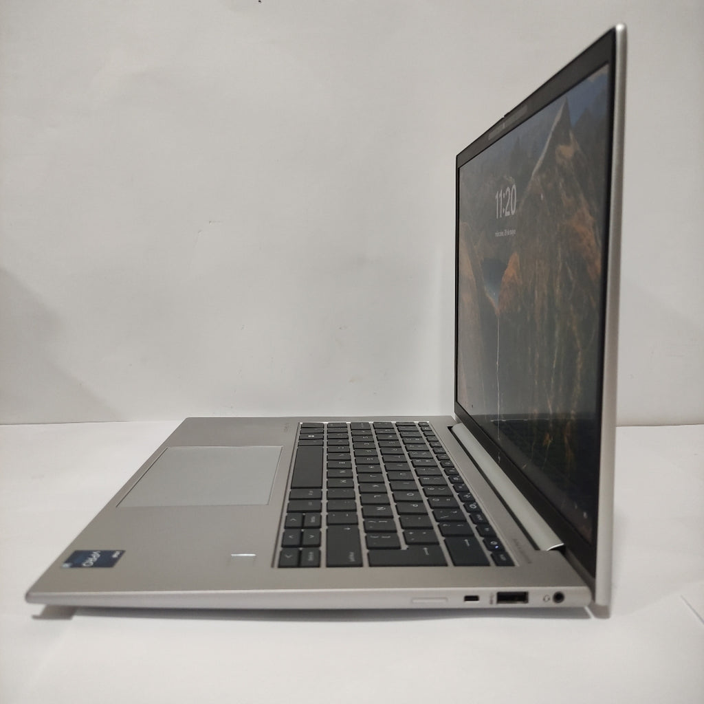 LAPTOP HP ELITEBOOK 840 G10 (2024) 256 GB SSD 16 GB RAM (SEMINUEVO)