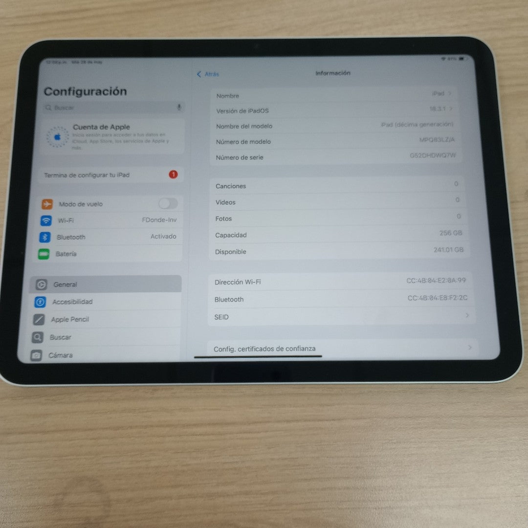 TABLETA APPLE IPAD 10 A2696 256 GB 4 GB RAM (SEMINUEVO)