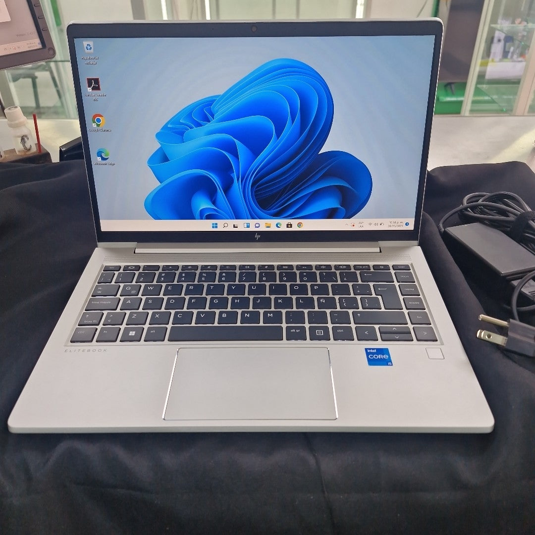 LAPTOP HP ELITEBOOK 640 G9 (2023) 512 GB SSD 16 GB RAM (SEMINUEVO)