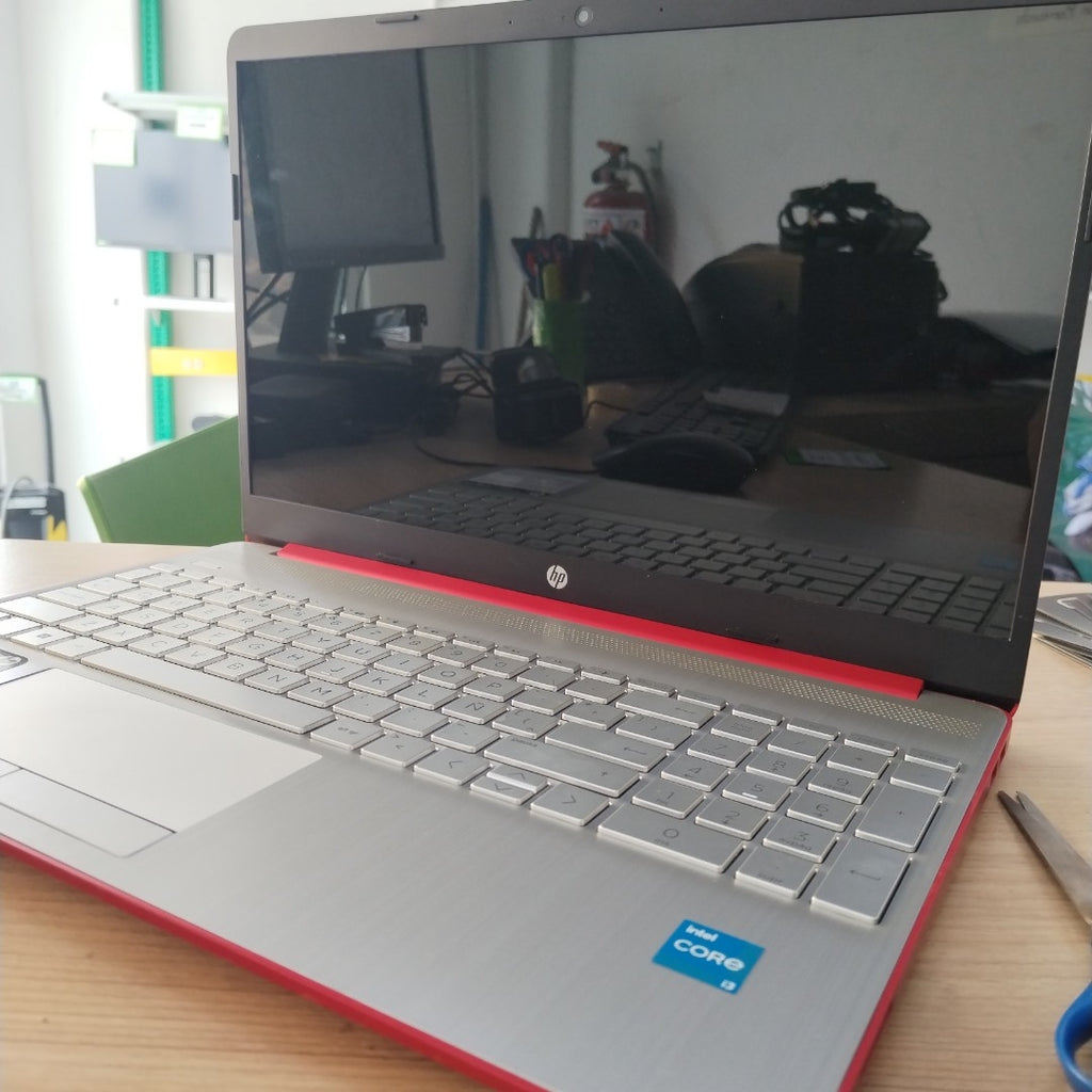 LAPTOP HP 15-DW3500LA (2022) 256 GB SSD 8 GB RAM (SEMINUEVO)