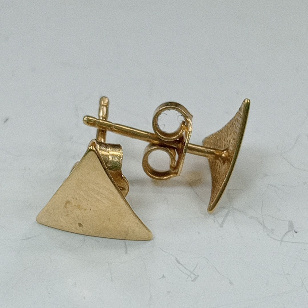 10112BRO00000B1865 FRD12 BROQUEL DE TRIANGULO ORO 14K 0.9GRS (NUEVO)