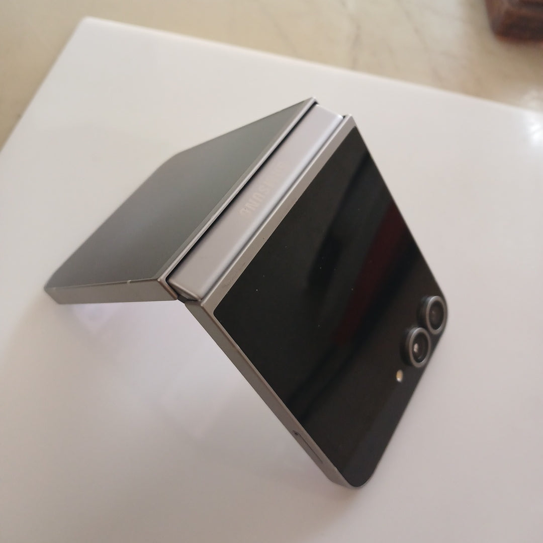 CELULAR SAMSUNG GALAXY Z FLIP6 SM-F741B (2024) 512 GB 12 GB RAM (SEMINUEVO)
