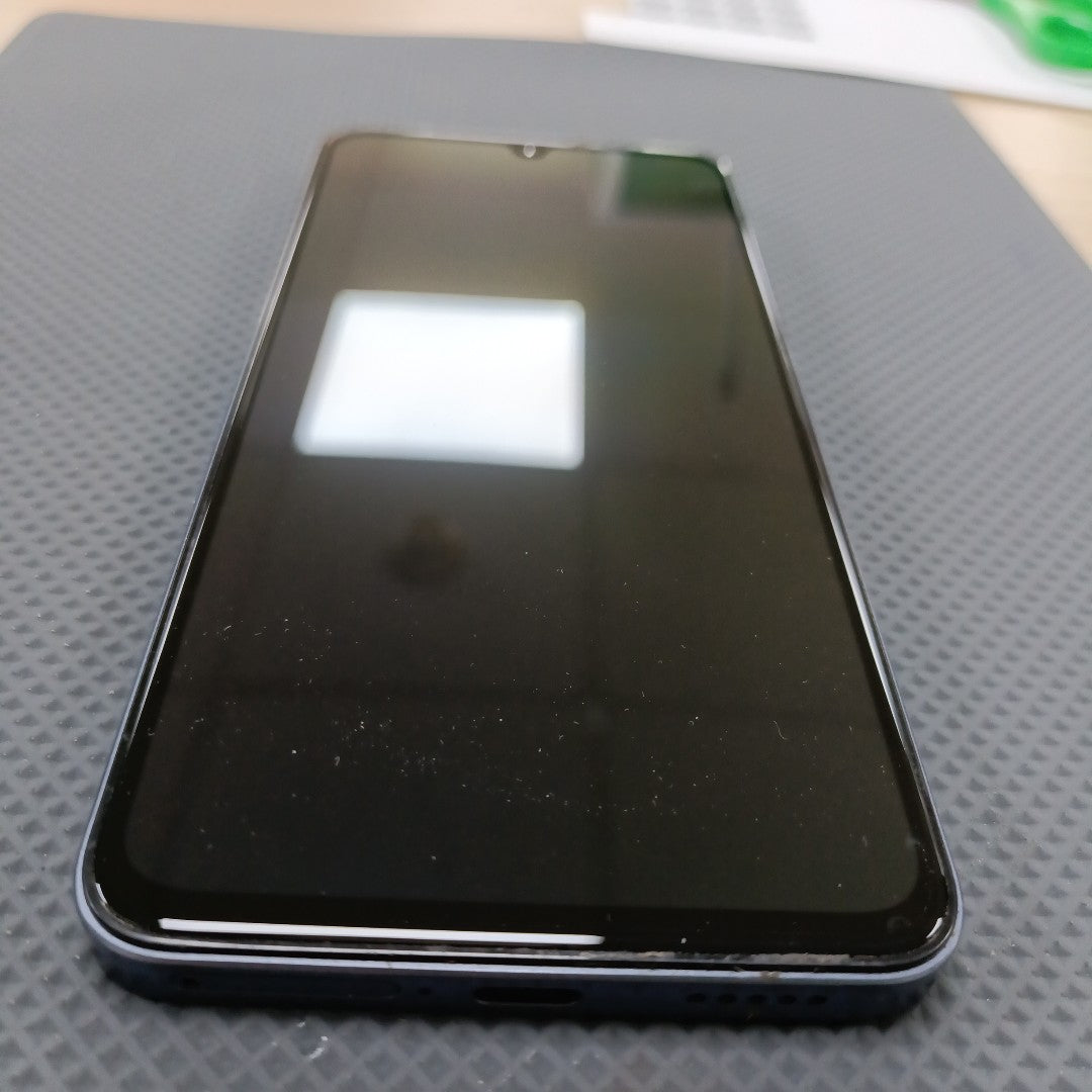 CELULAR VIVO V25 V2202 128 GB 8 GB RAM (SEMINUEVO)