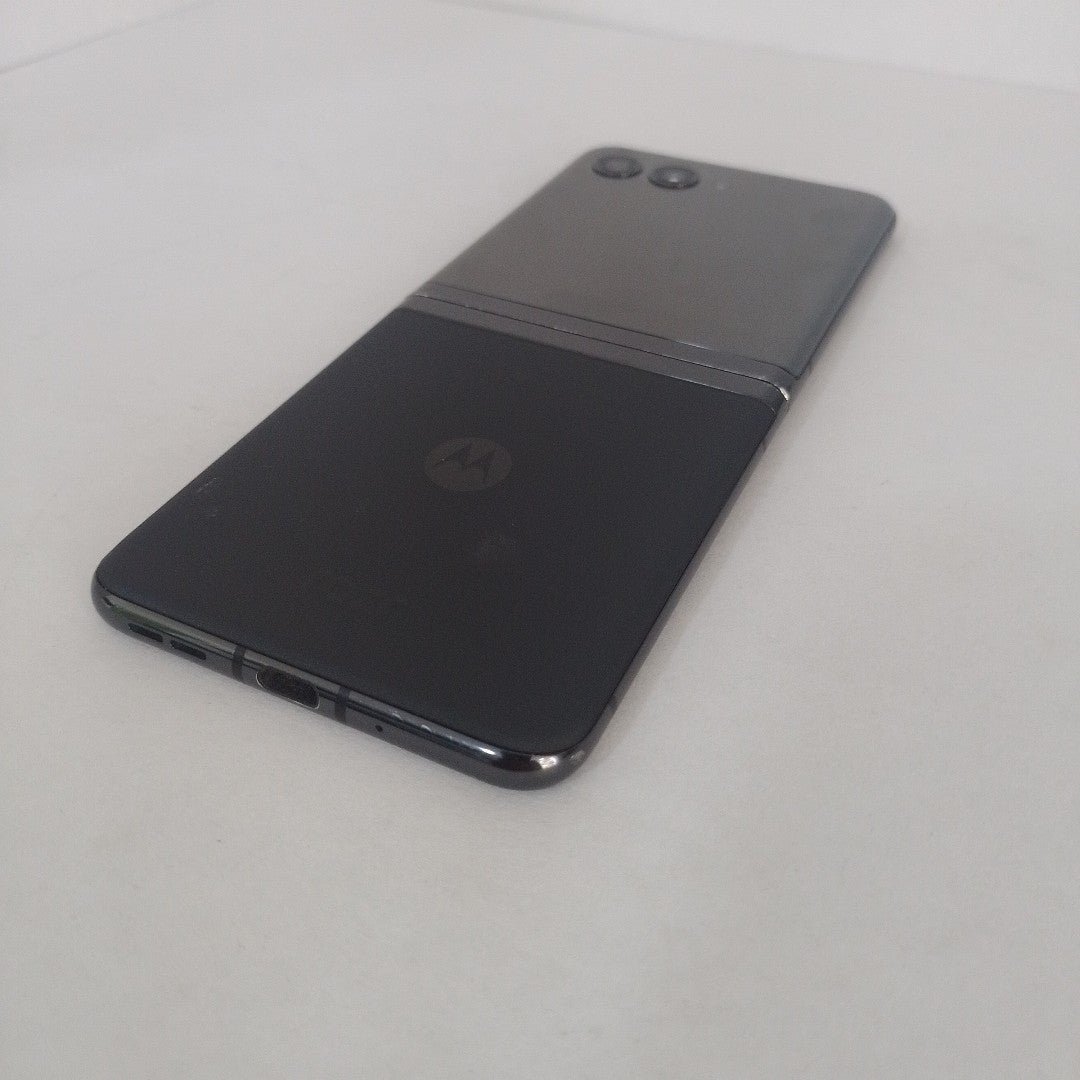 CELULAR MOTOROLA RAZR 40 ULTRA XT2321-1 (2023) 512 GB 12 GB RAM (SEMINUEVO)