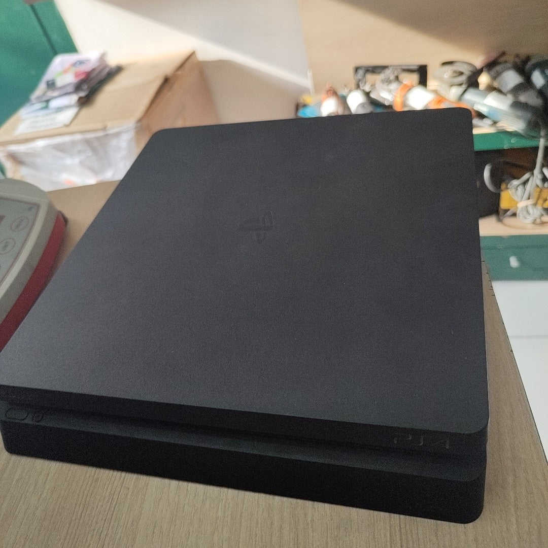 CONSOLA DE VIDEOJUEGO SONY PS4 SLIM 1 TB (SEMINUEVO)