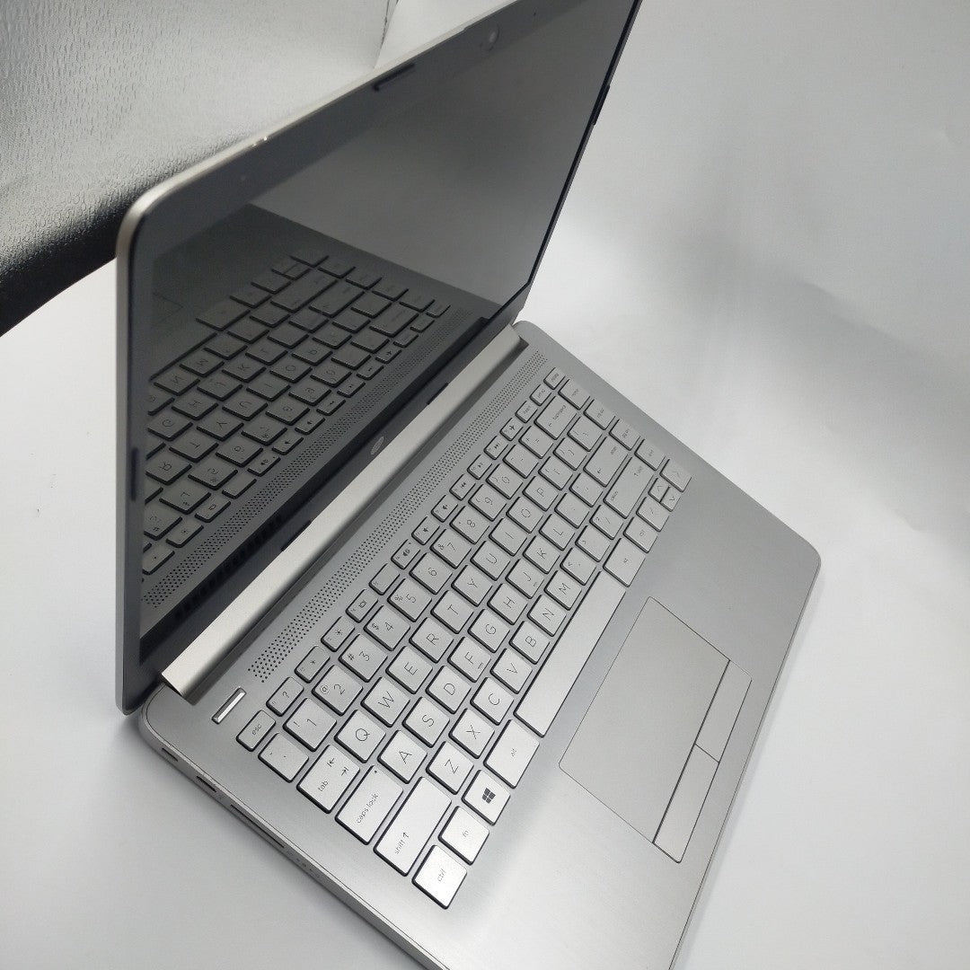 LAPTOP HP 14-DK1025WM (2021) 256 GB SSD 8 GB RAM (SEMINUEVO)