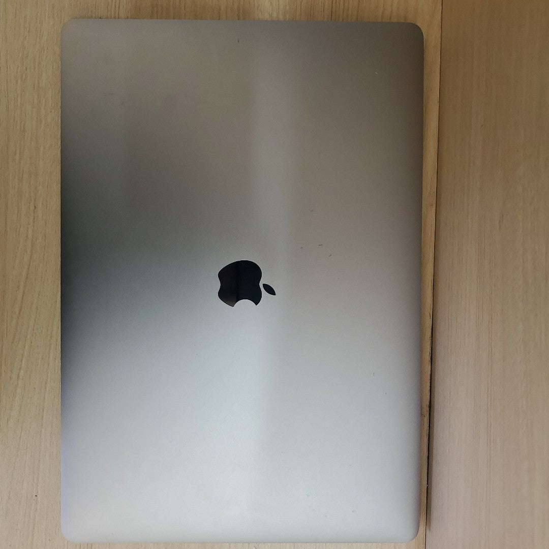 LAPTOP APPLE MACBOOK PRO 15" 2019 2.6 A1990 512 GB SSD 16 GB RAM (SEMINUEVO)