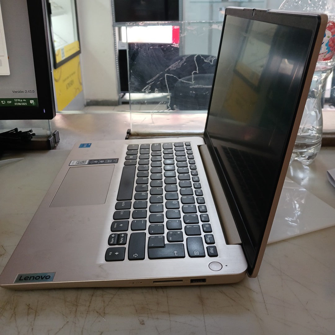 LAPTOP LENOVO IDEAPAD 3 14ITL6 (2023) 1 TB + 256 GB SSD 8 GB RAM (SEMINUEVO)