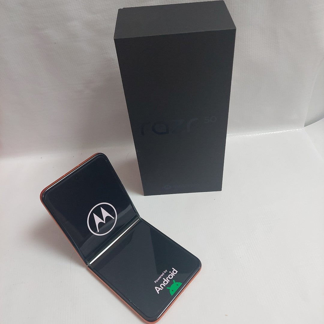 CELULAR MOTOROLA RAZR 50 5G XT2453-1 512 GB 12 GB RAM (SEMINUEVO)