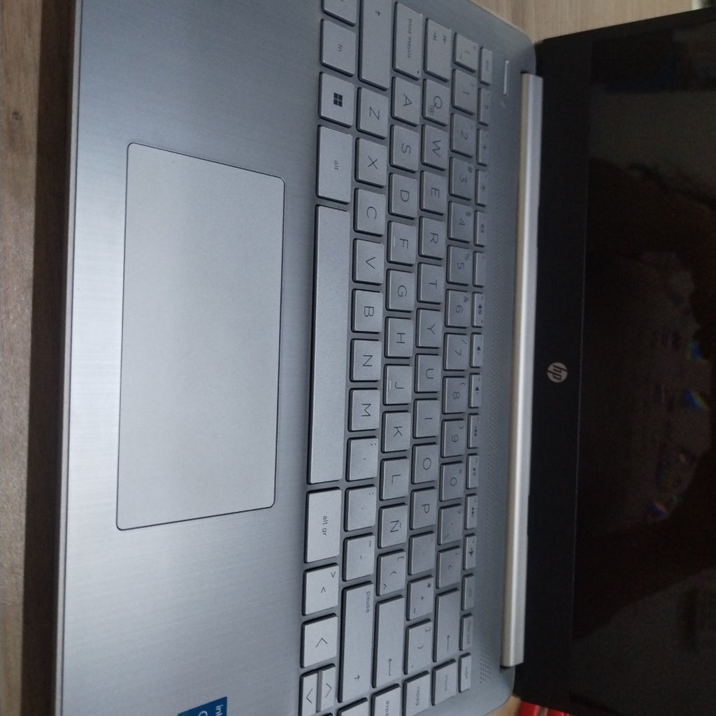 LAPTOP HP 14-DQ2502LA (2022) 256 GB SSD 8 GB RAM (SEMINUEVO)