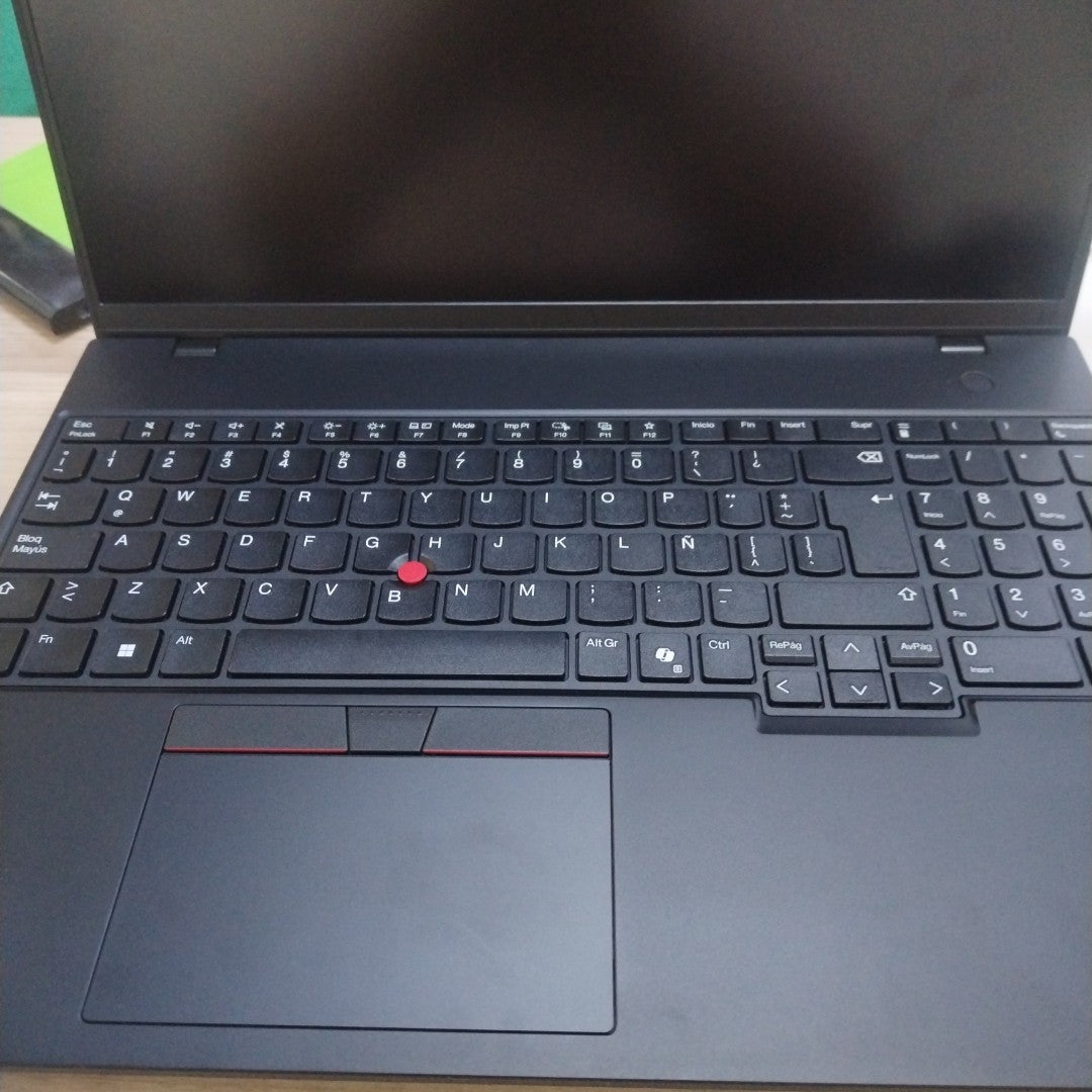 LAPTOP LENOVO THINKPAD L16 GEN 1 (2024) 512 GB SSD 16 GB RAM (SEMINUEVO)