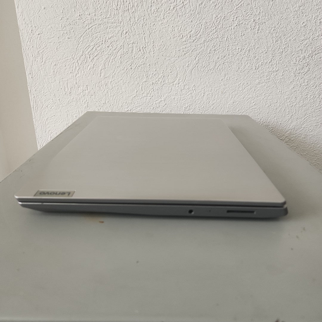 LAPTOP LENOVO IDEAPAD 3 14ITL05 (2022) 512 GB SSD 8 GB RAM (SEMINUEVO)