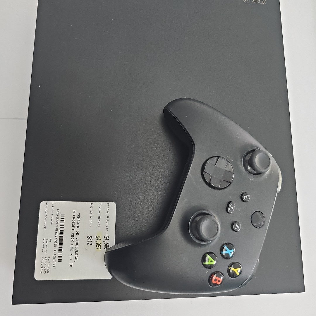 CONSOLA DE VIDEOJUEGO MICROSOFT XBOX ONE X 1 TB (SEMINUEVO)