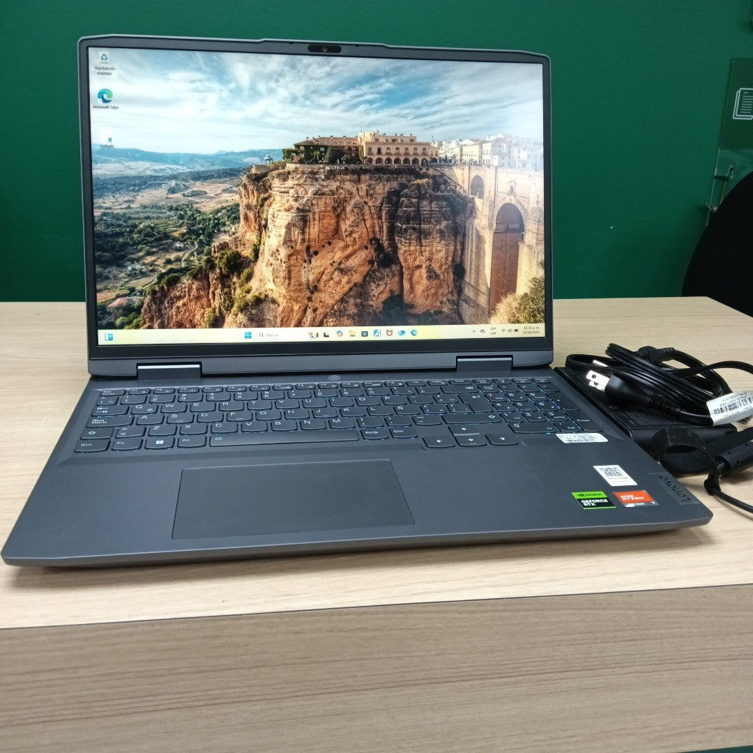 LAPTOP LENOVO LOQ 16APH8 (2024) 1 TB SSD 32 GB RAM (SEMINUEVO)