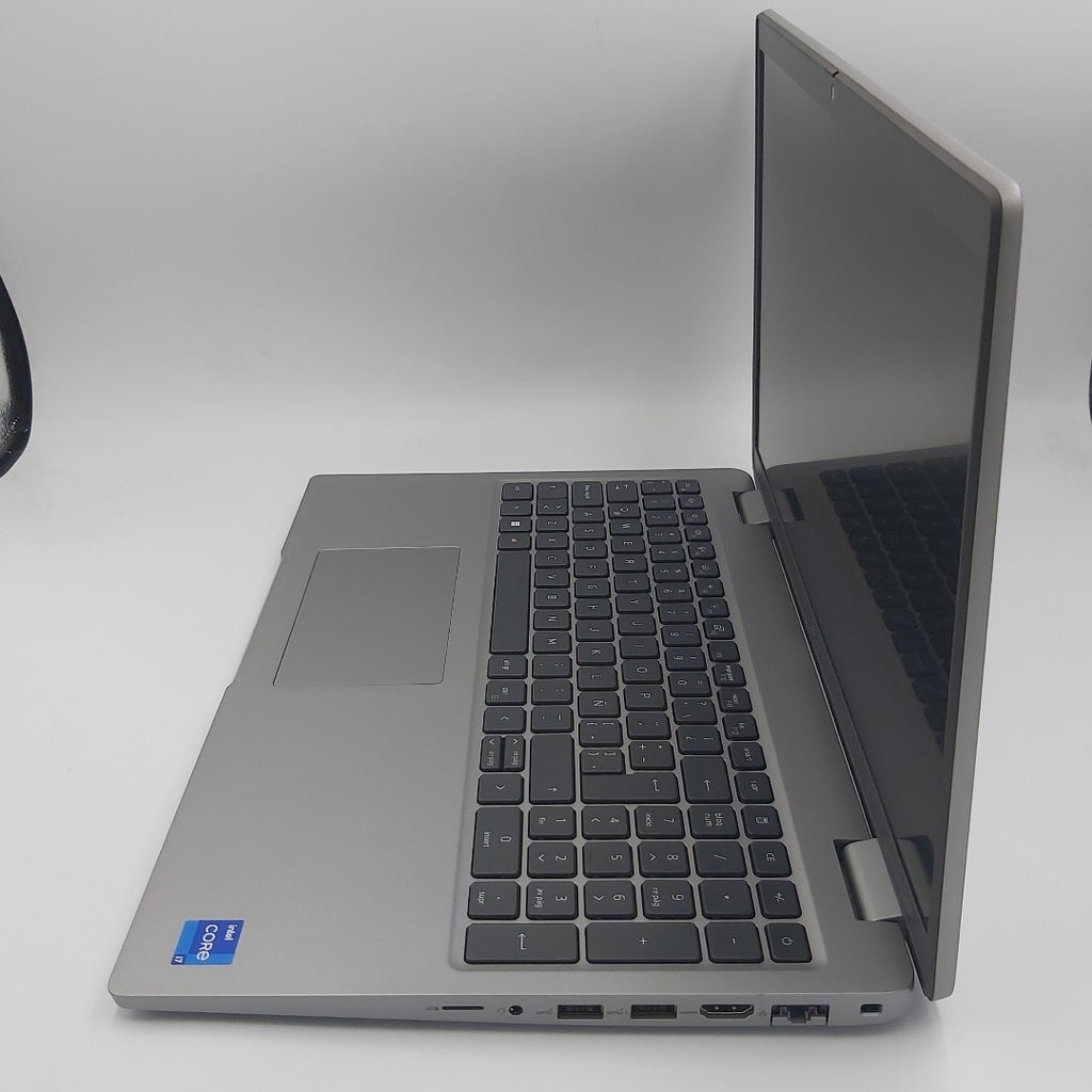 LAPTOP DELL LATITUDE 5540 (2023) 512 GB SSD 16 GB RAM (SEMINUEVO)
