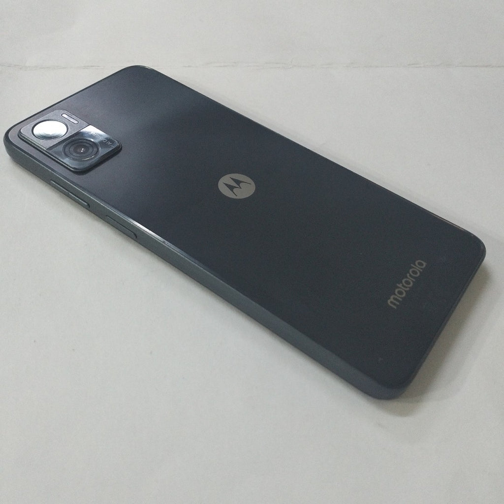 CELULAR MOTOROLA MOTO E22I XT2239-17 64 GB 2 GB RAM (SEMINUEVO)