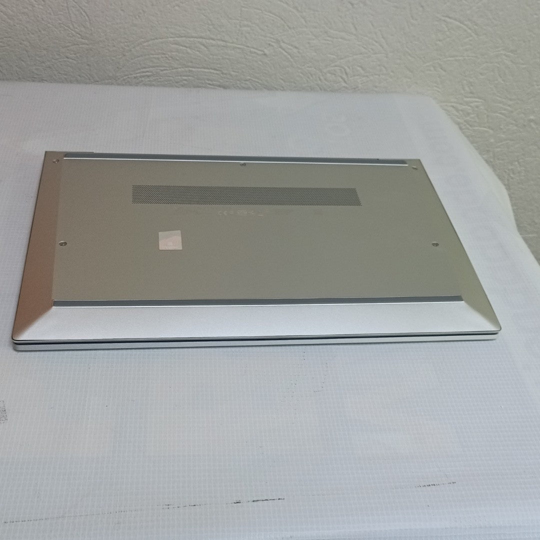 LAPTOP HP ELITEBOOK 840 G8 (2023) 256 GB SSD 16 GB RAM (SEMINUEVO)