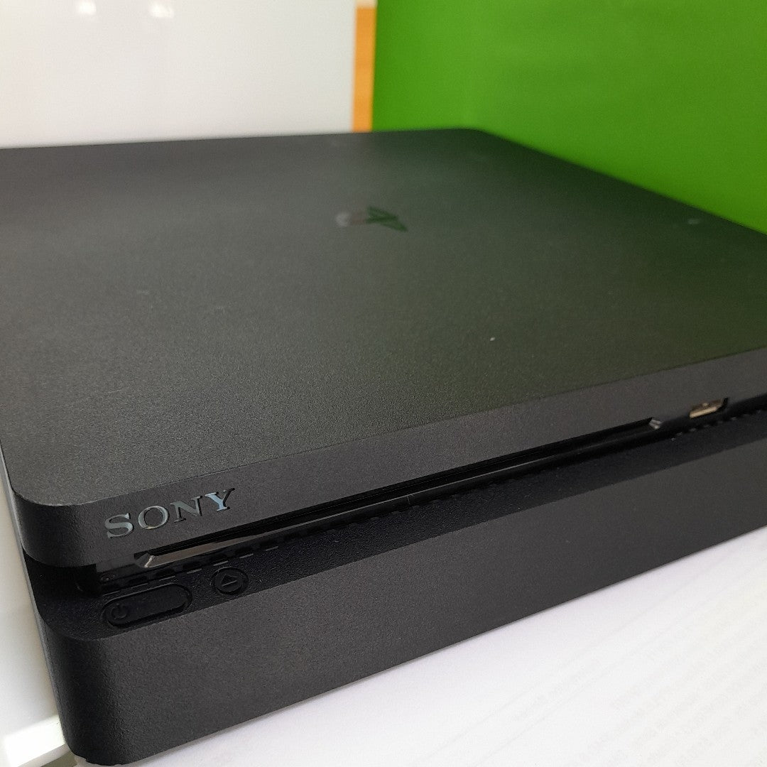 CONSOLA DE VIDEOJUEGO SONY PS4 SLIM 1 TB (SEMINUEVO)