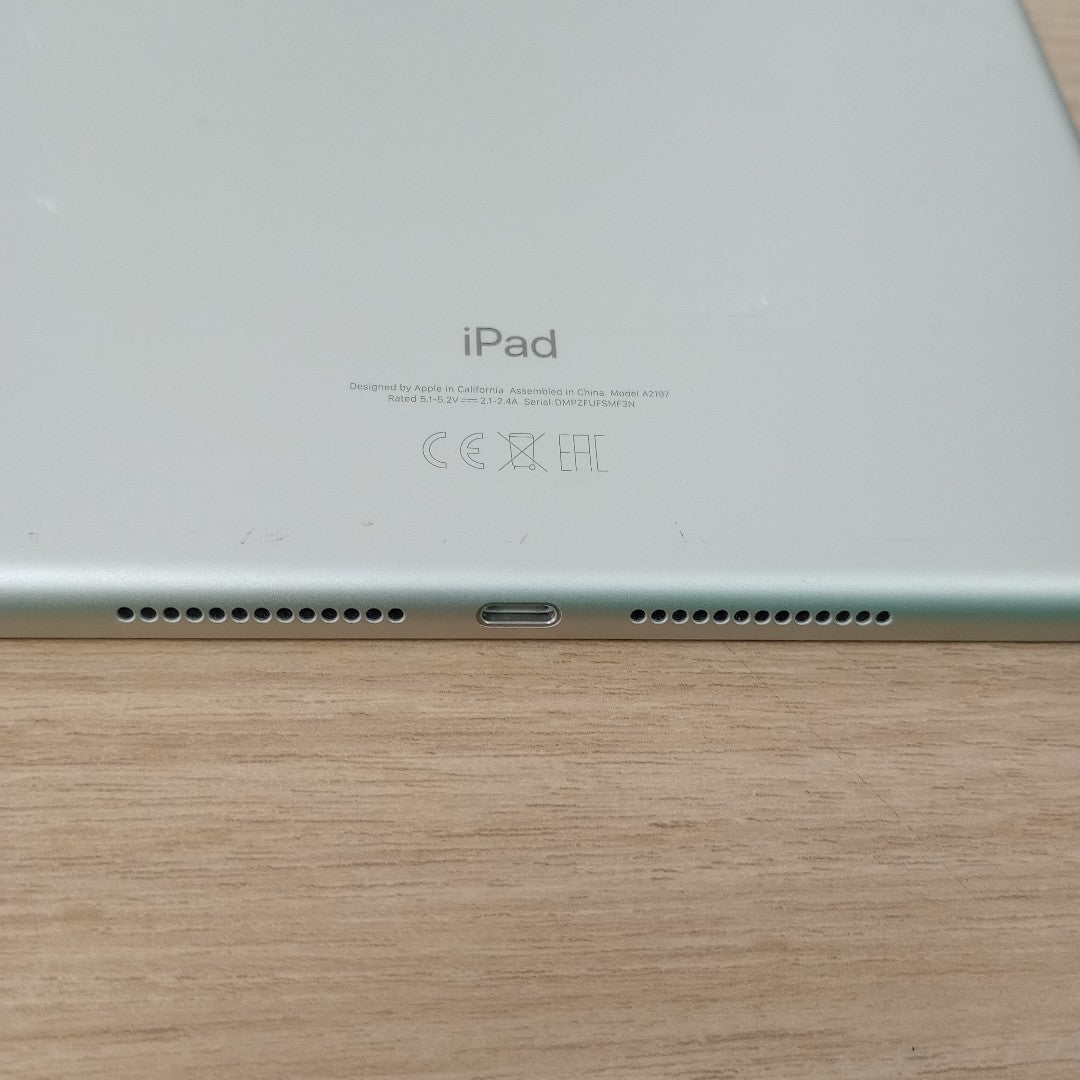TABLETA APPLE IPAD 7 A2197 32 GB 3 GB RAM (SEMINUEVO)