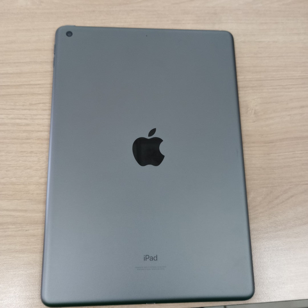 TABLETA APPLE IPAD 9 A2602 256 GB 3 GB RAM (SEMINUEVO)