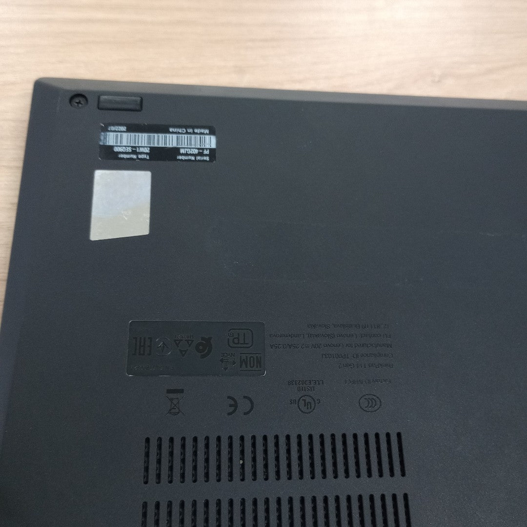 LAPTOP LENOVO THINKPAD T14 GEN 2 (2022) 256 GB SSD 16 GB RAM (SEMINUEVO)