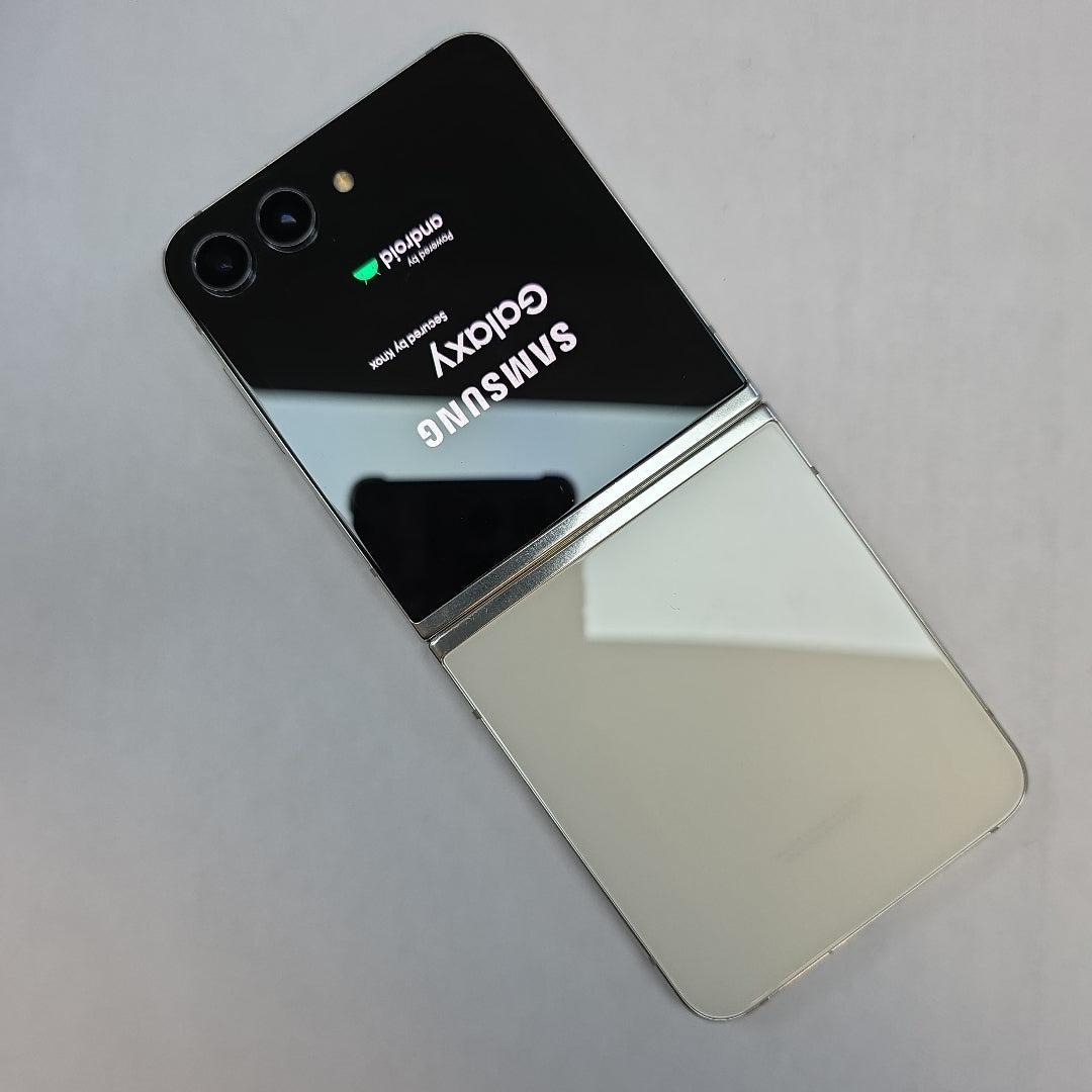 CELULAR SAMSUNG GALAXY Z FLIP 5 SM-F731B (2023) 256 GB 8 GB RAM (SEMINUEVO)