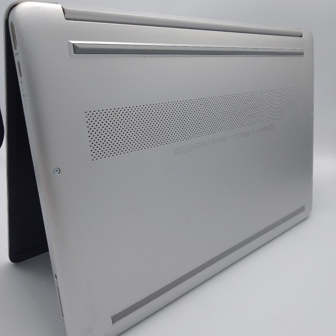 LAPTOP HP 15-DY2795WM (2024) 256 GB SSD 8 GB RAM (SEMINUEVO)
