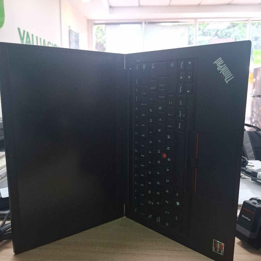 LAPTOP LENOVO THINKPAD E14 GEN 2 (2022) 256 GB SSD 16 GB RAM (SEMINUEVO)