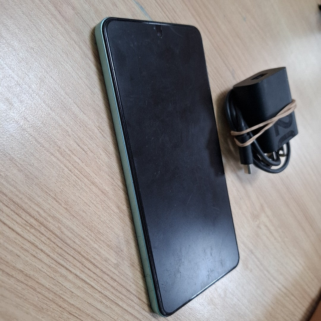 CELULAR VIVO Y36 V2247 256 GB 8 GB RAM (SEMINUEVO)