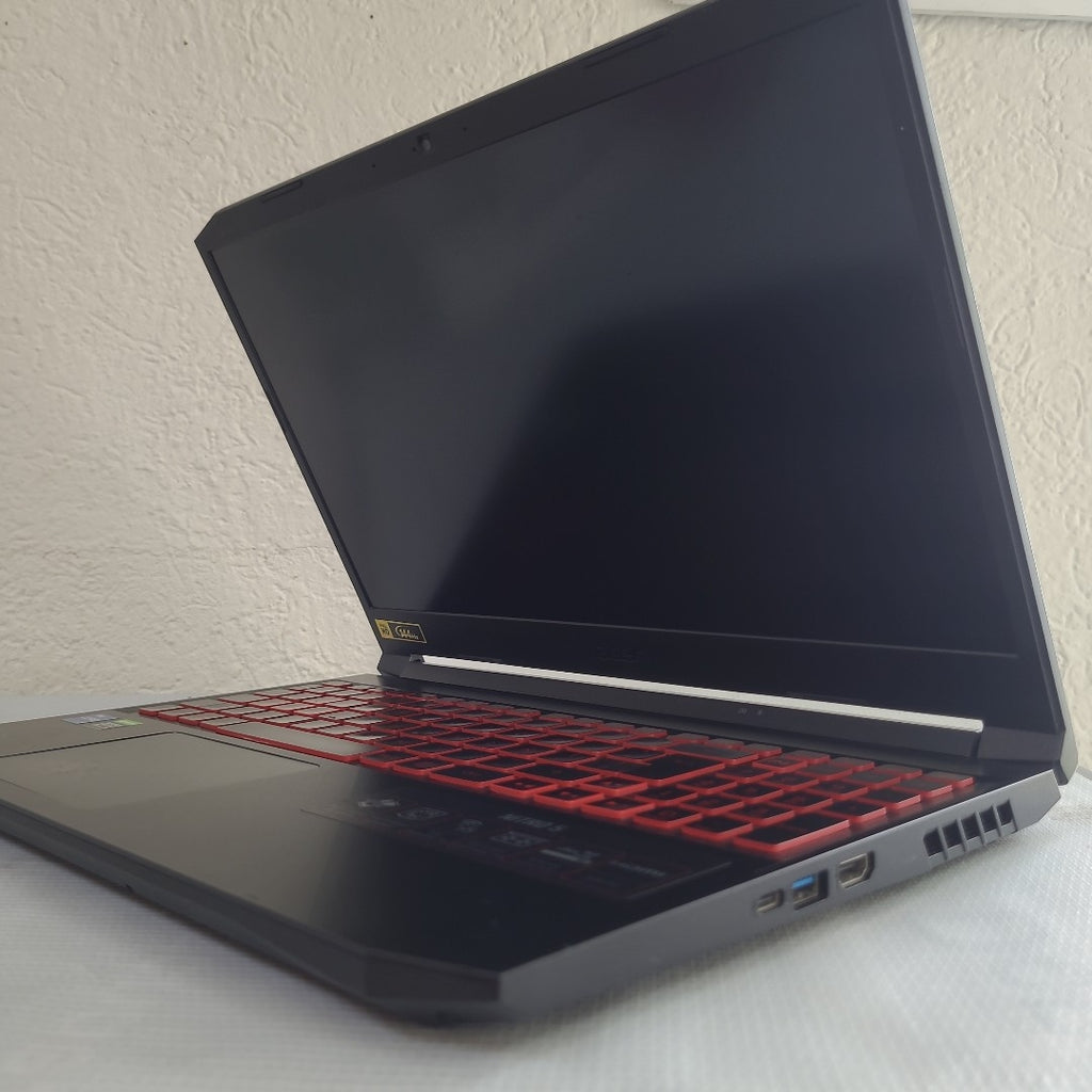 LAPTOP ACER NITRO 5 AN515-57-721J (2022) 512 GB SSD 8 GB RAM (SEMINUEVO)