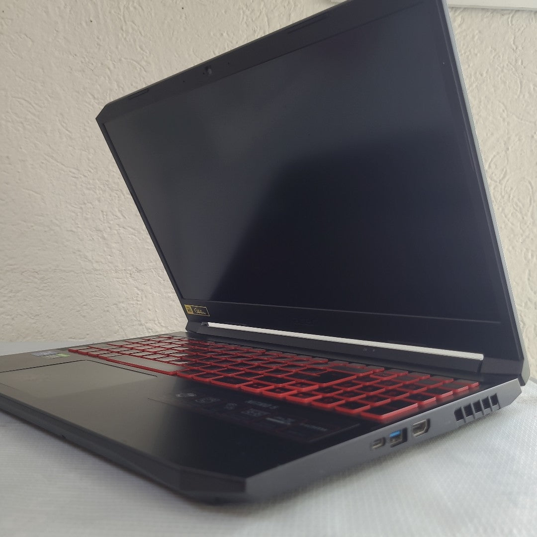 LAPTOP ACER NITRO 5 AN515-57-721J (2022) 512 GB SSD 8 GB RAM (SEMINUEVO)
