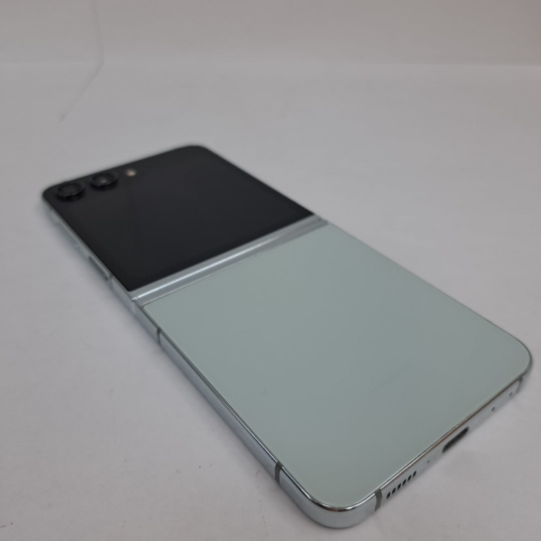 CELULAR SAMSUNG GALAXY Z FLIP 5 SM-F731U1 (2023) 256 GB 8 GB RAM (SEMINUEVO)