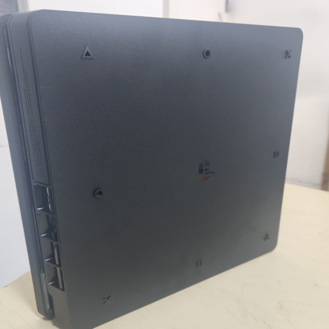 CONSOLA DE VIDEOJUEGO SONY PS4 1 TB (SEMINUEVO)