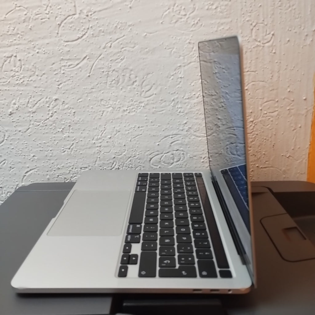 LAPTOP APPLE MACBOOK PRO 13" 2020 2.0 A2251 1 TB SSD 16 GB RAM (SEMINUEVO)