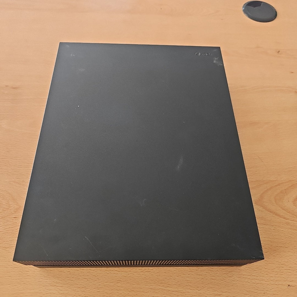 CONSOLA DE VIDEOJUEGO MICROSOFT XBOX ONE X 1 TB (SEMINUEVO)