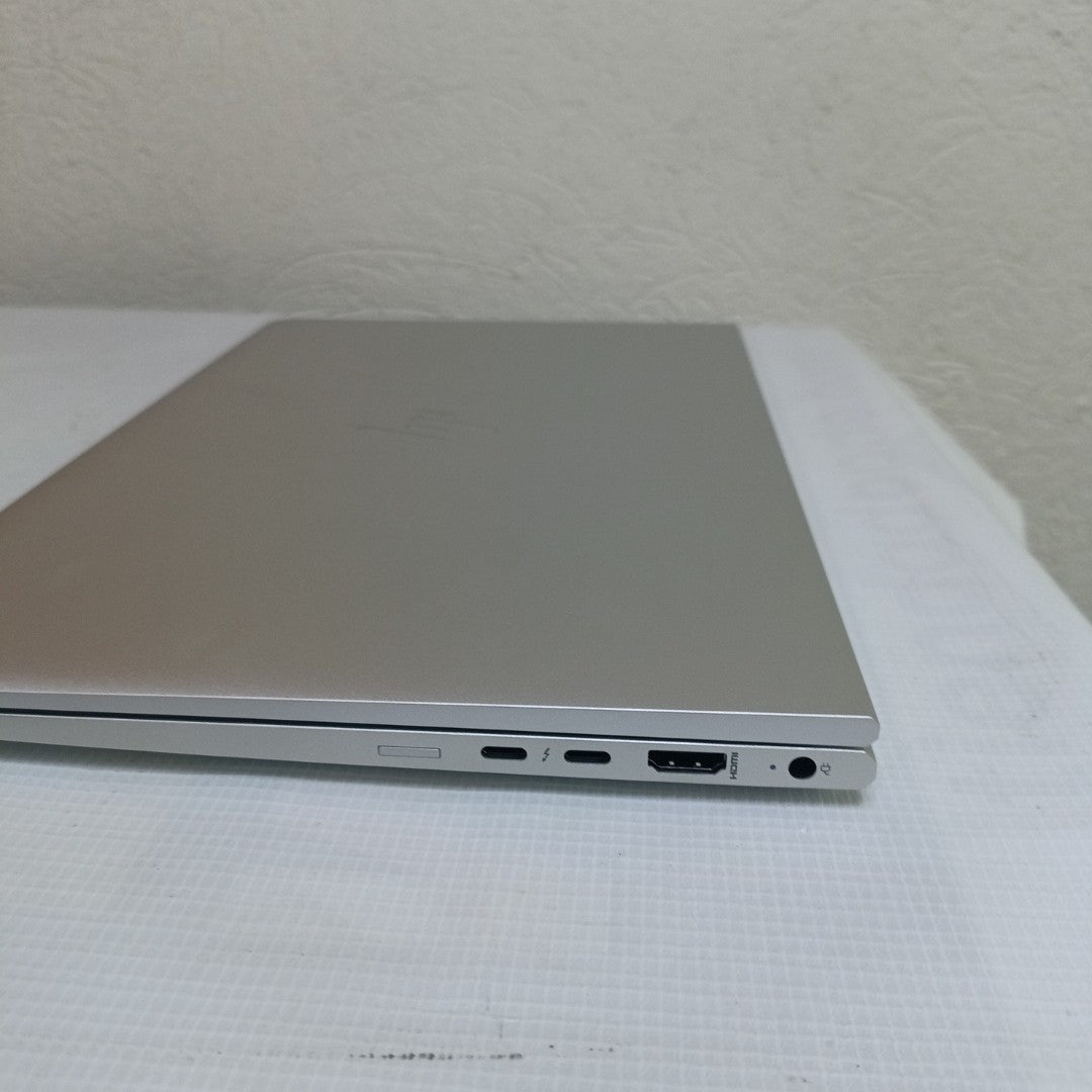 LAPTOP HP ELITEBOOK 840 G8 (2023) 256 GB SSD 16 GB RAM (SEMINUEVO)