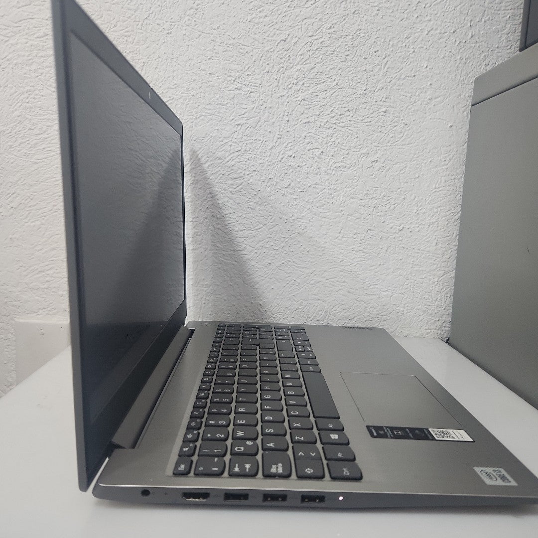 LAPTOP LENOVO IDEAPAD 3 15IML05 (2022) 1 TB + 128 GB SSD 8 GB RAM (SEMINUEVO)
