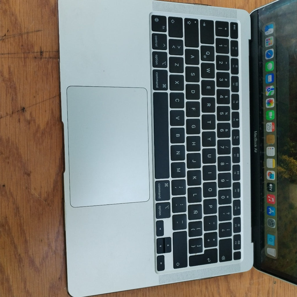 LAPTOP APPLE MACBOOK AIR 13" 2020 3.2 A2337 256 GB SSD 8 GB RAM (SEMINUEVO)