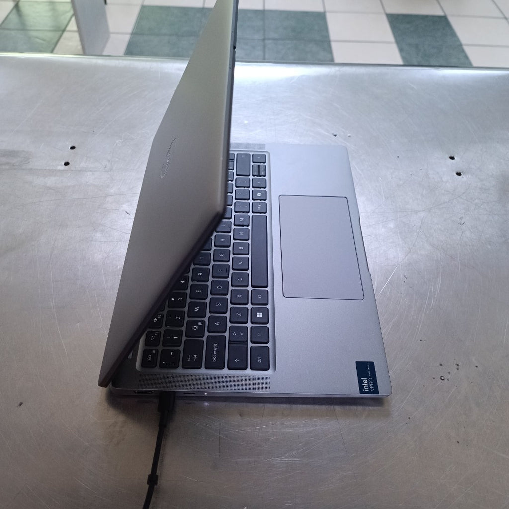 LAPTOP DELL LATITUDE 7450 (2024) 512 GB SSD 16 GB RAM (SEMINUEVO)