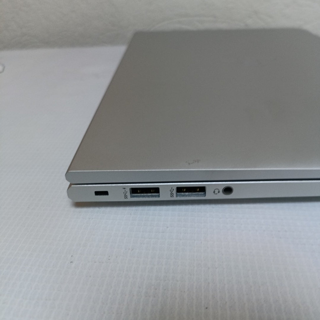 LAPTOP HP ELITEBOOK 840 G8 (2023) 256 GB SSD 16 GB RAM (SEMINUEVO)