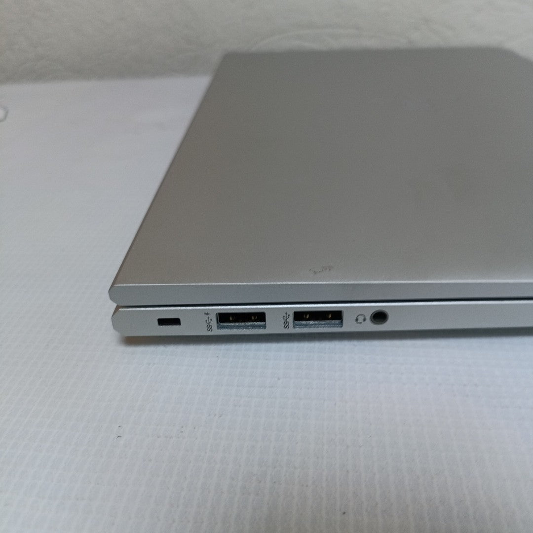 LAPTOP HP ELITEBOOK 840 G8 (2023) 256 GB SSD 16 GB RAM (SEMINUEVO)
