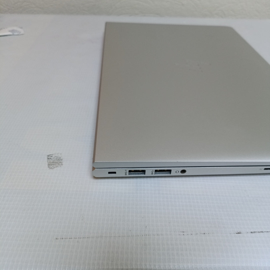 LAPTOP HP ELITEBOOK 840 G8 (2023) 256 GB SSD 16 GB RAM (SEMINUEVO)