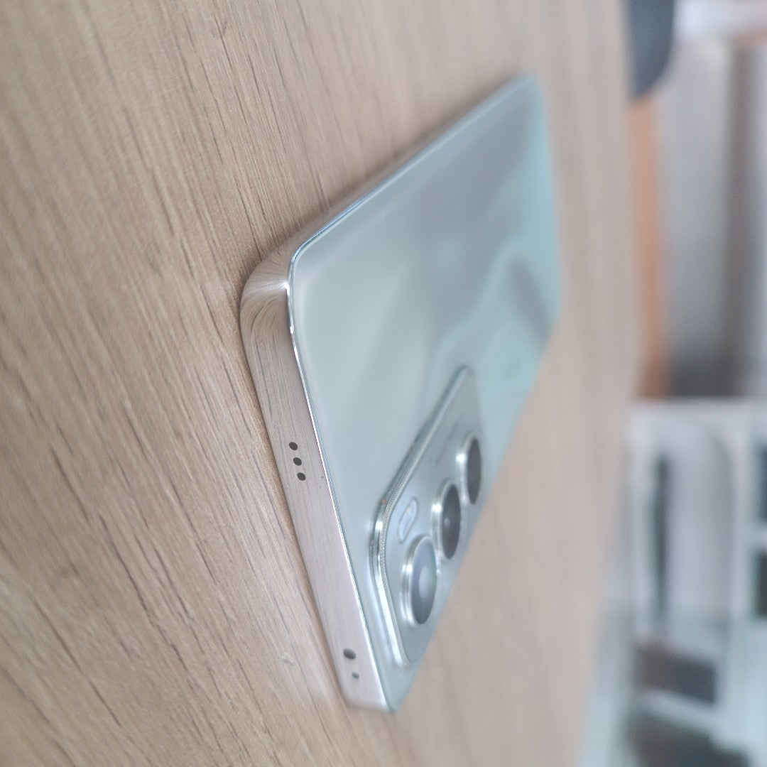 CELULAR OPPO   RENO12 5G CPH2625 (2024) 512 GB 12 GB RAM (SEMINUEVO)