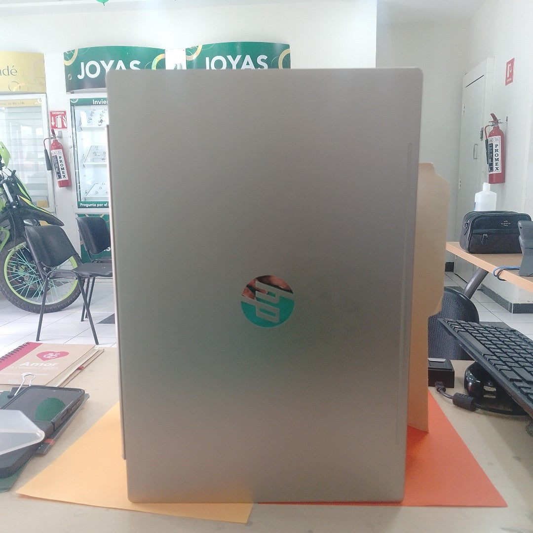LAPTOP HP PAVILION 15-CW1012LA (2023) 1 TB + 128 GB SSD 12 GB RAM (SEMINUEVO)