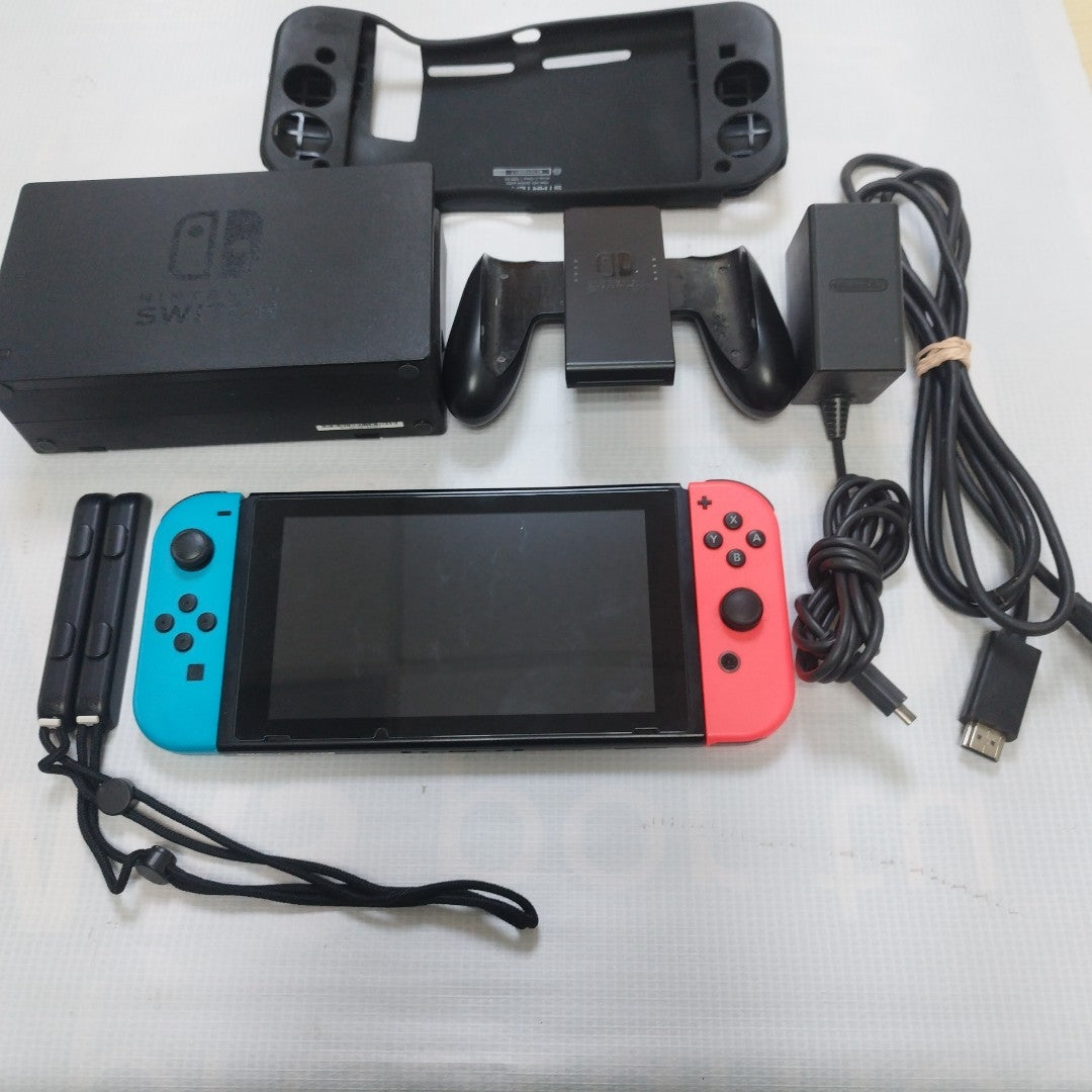 CONSOLA DE VIDEOJUEGO NINTENDO SWITCH 1.1 32 GB (SEMINUEVO)