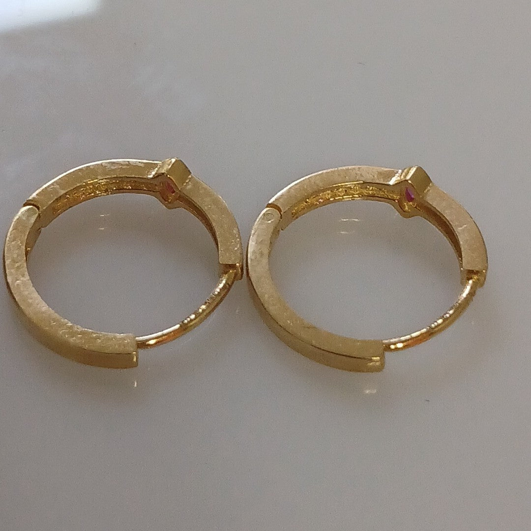 HUGGIES ORO 14K 2.1 (NUEVO)