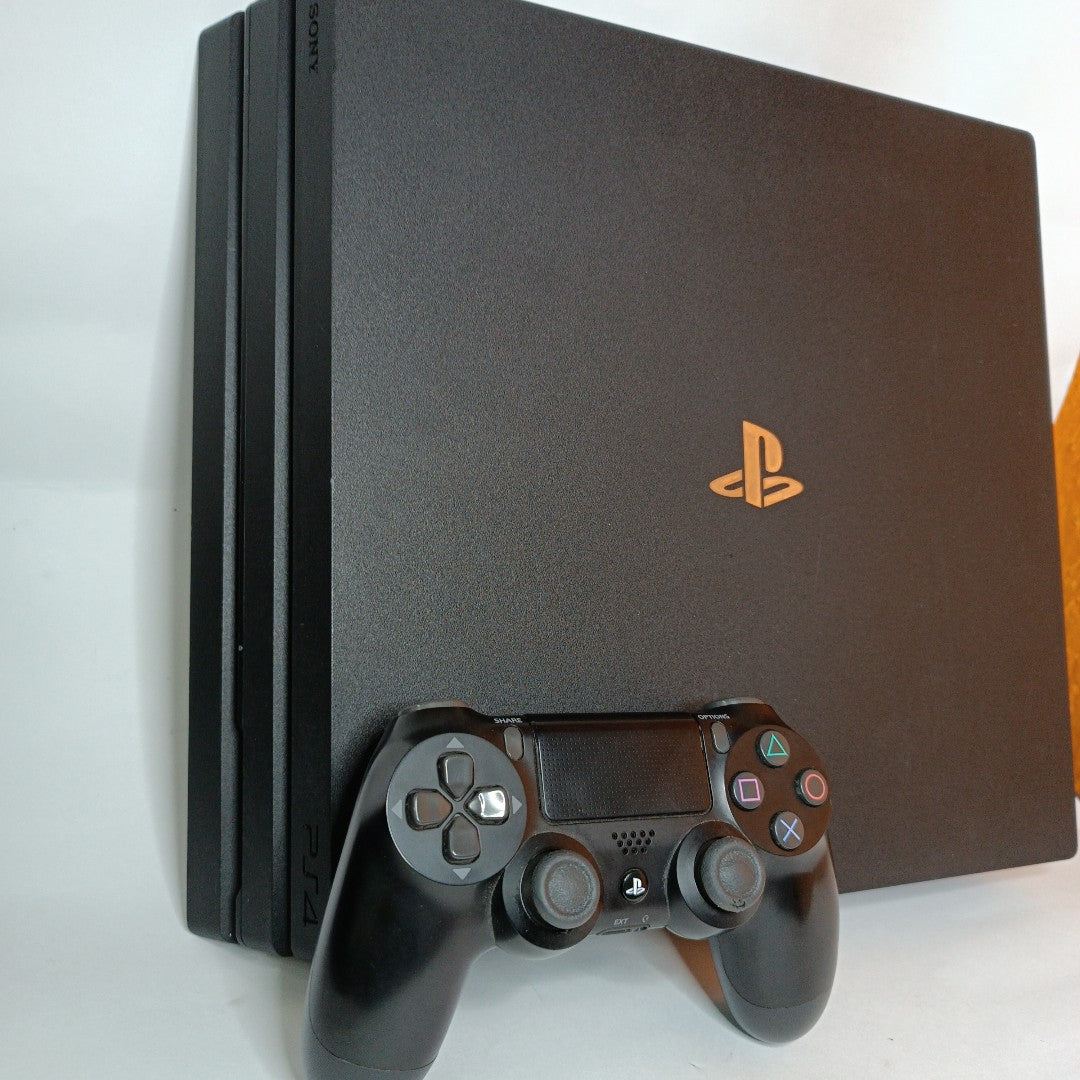 CONSOLA DE VIDEOJUEGO SONY PS4 PRO 1 TB (SEMINUEVO)
