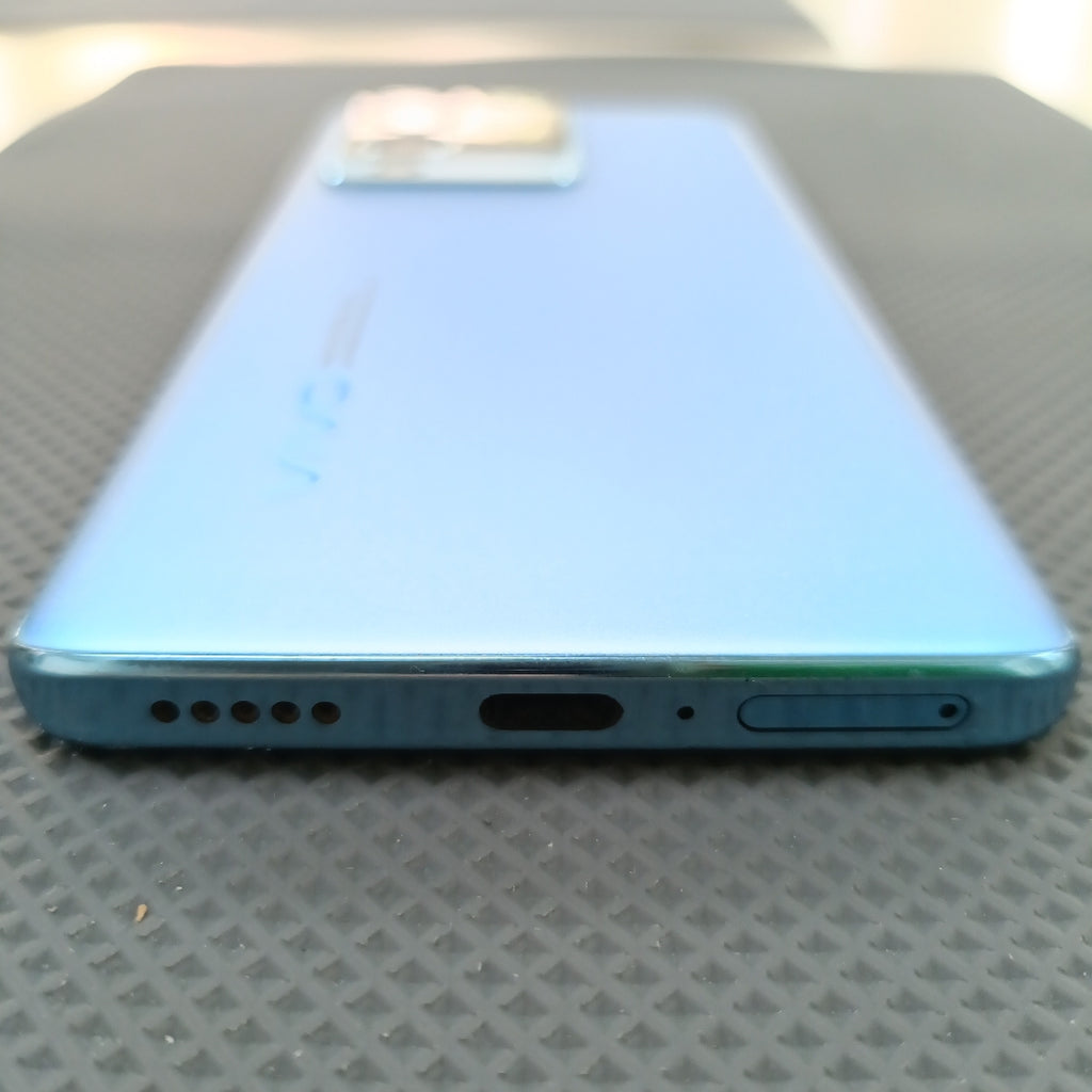 CELULAR VIVO V25 PRO V2158 256 GB 12 GB RAM (SEMINUEVO)